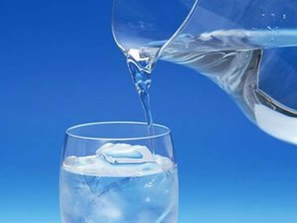 Талая вода: польза и вред для организма